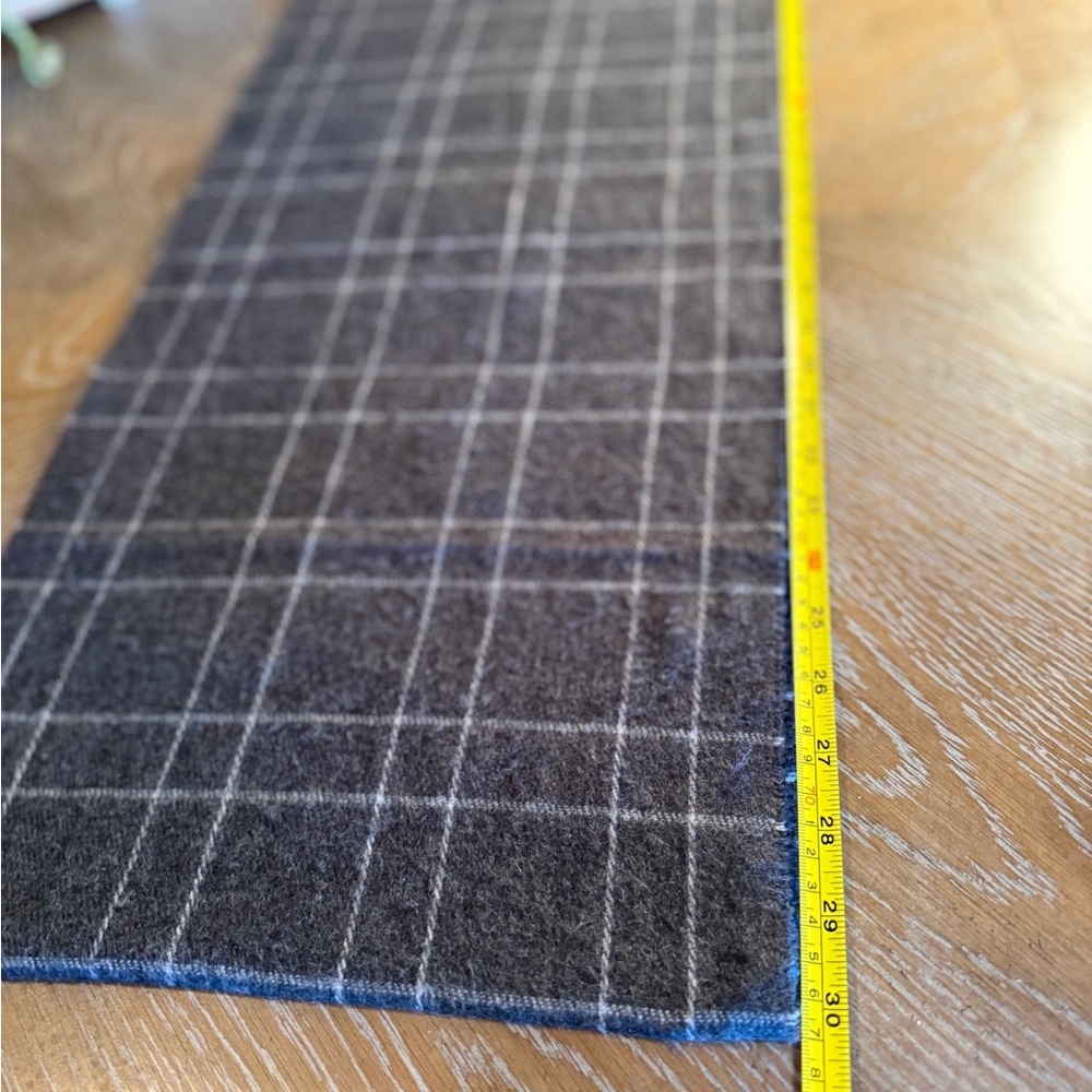 Geoffrey Beene Gray Cashme’ Scarf - Picture 4 of 4
